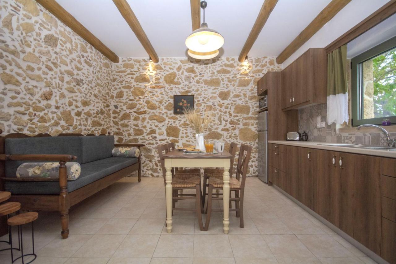 Pamelas House With Jacuzzi Kissamos Exterior photo